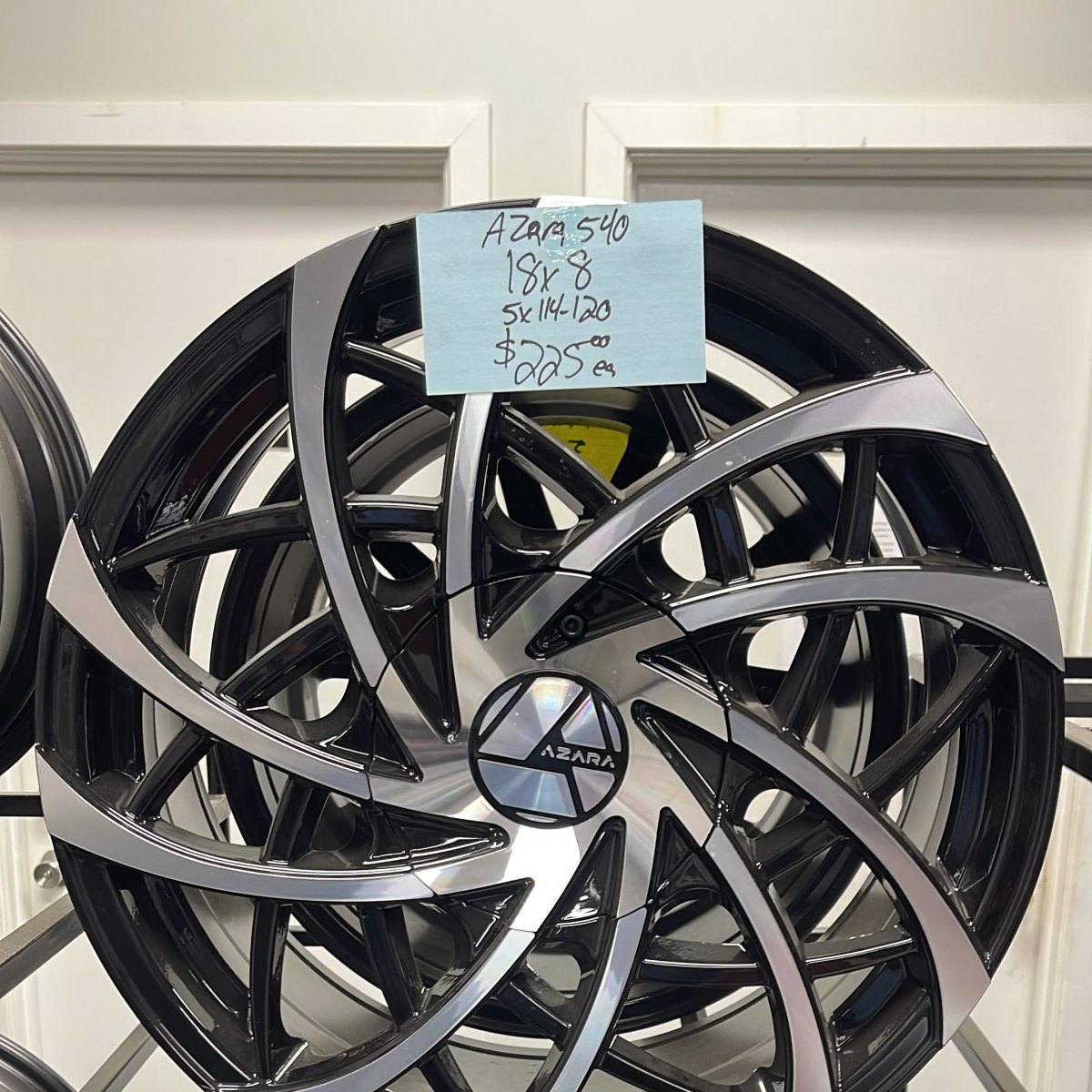 Azara 540 18"x8" Wheel