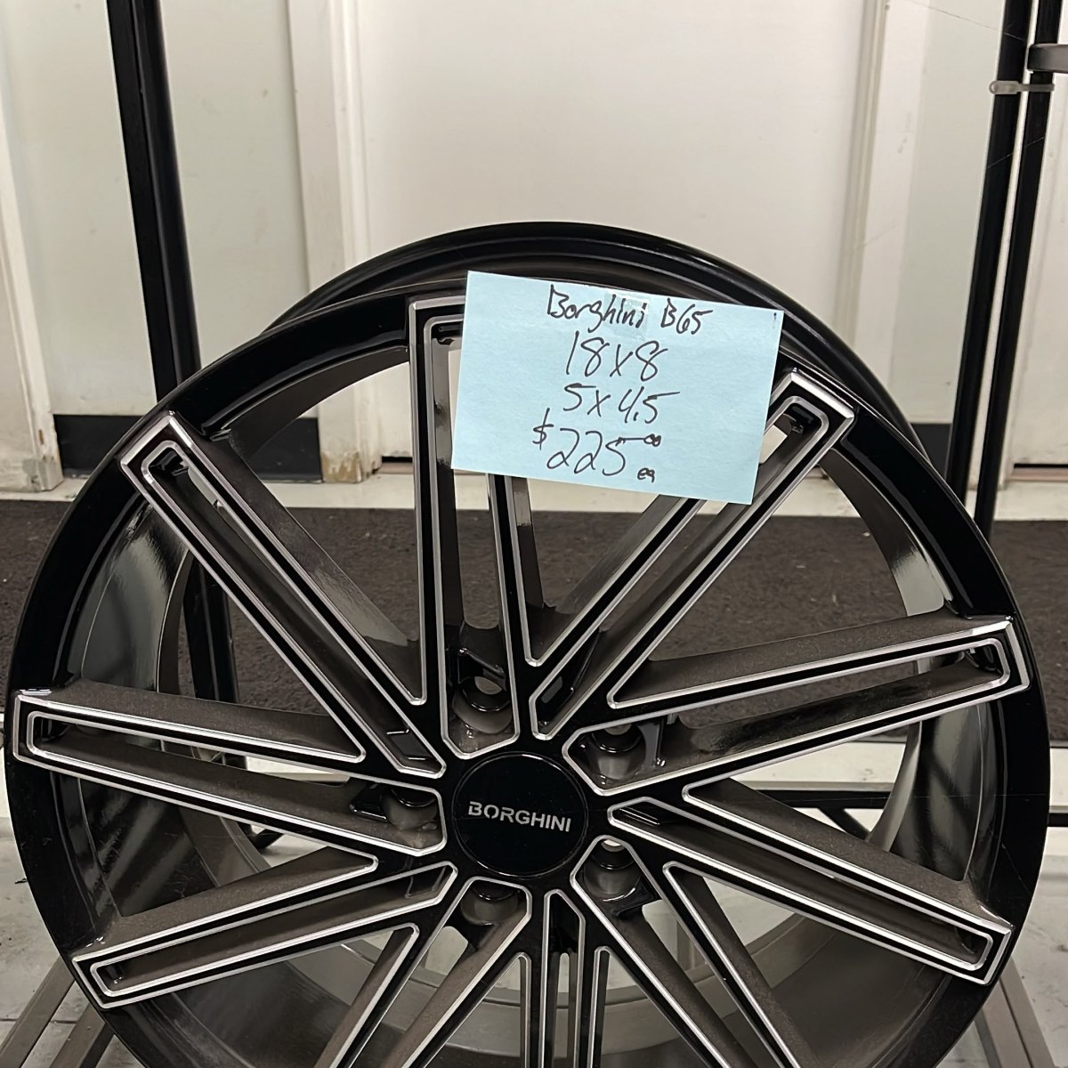 Borghini B65 18"x8" Wheel
