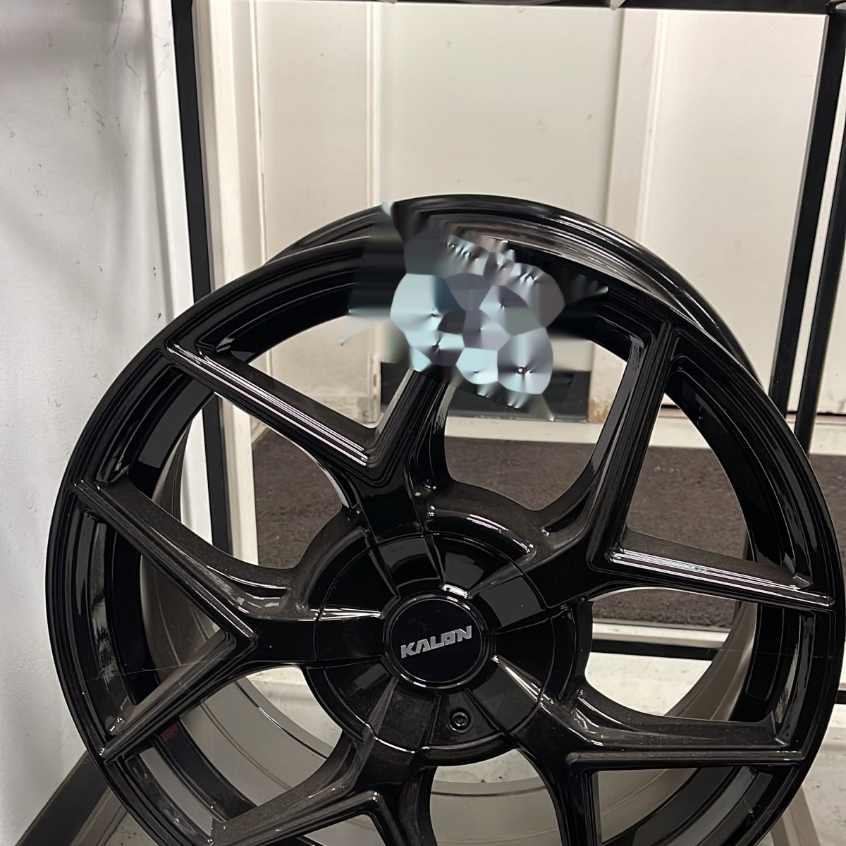 Kalon Falcon 18"x8" Wheel