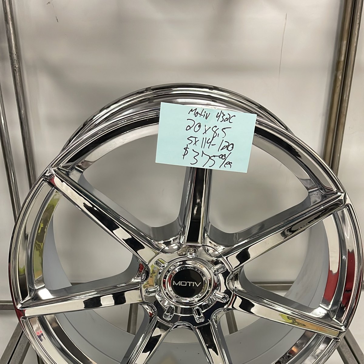 Motiv 452C 20"x8.5" Wheel