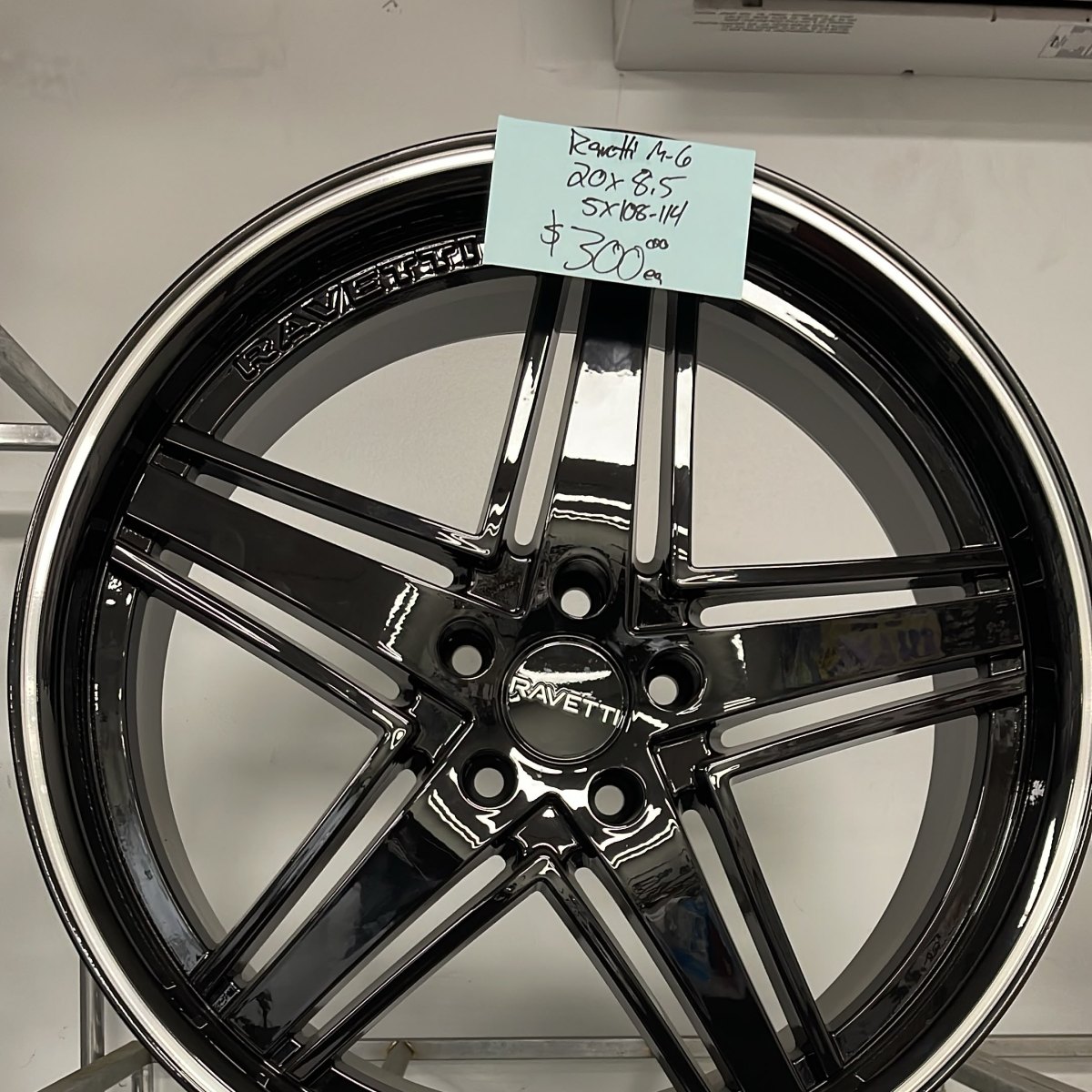 Ravetti M-6 20"x8.5" Wheel